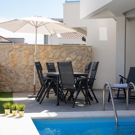 Apartment Funtastic With Private Pool Novaglia Esterno foto