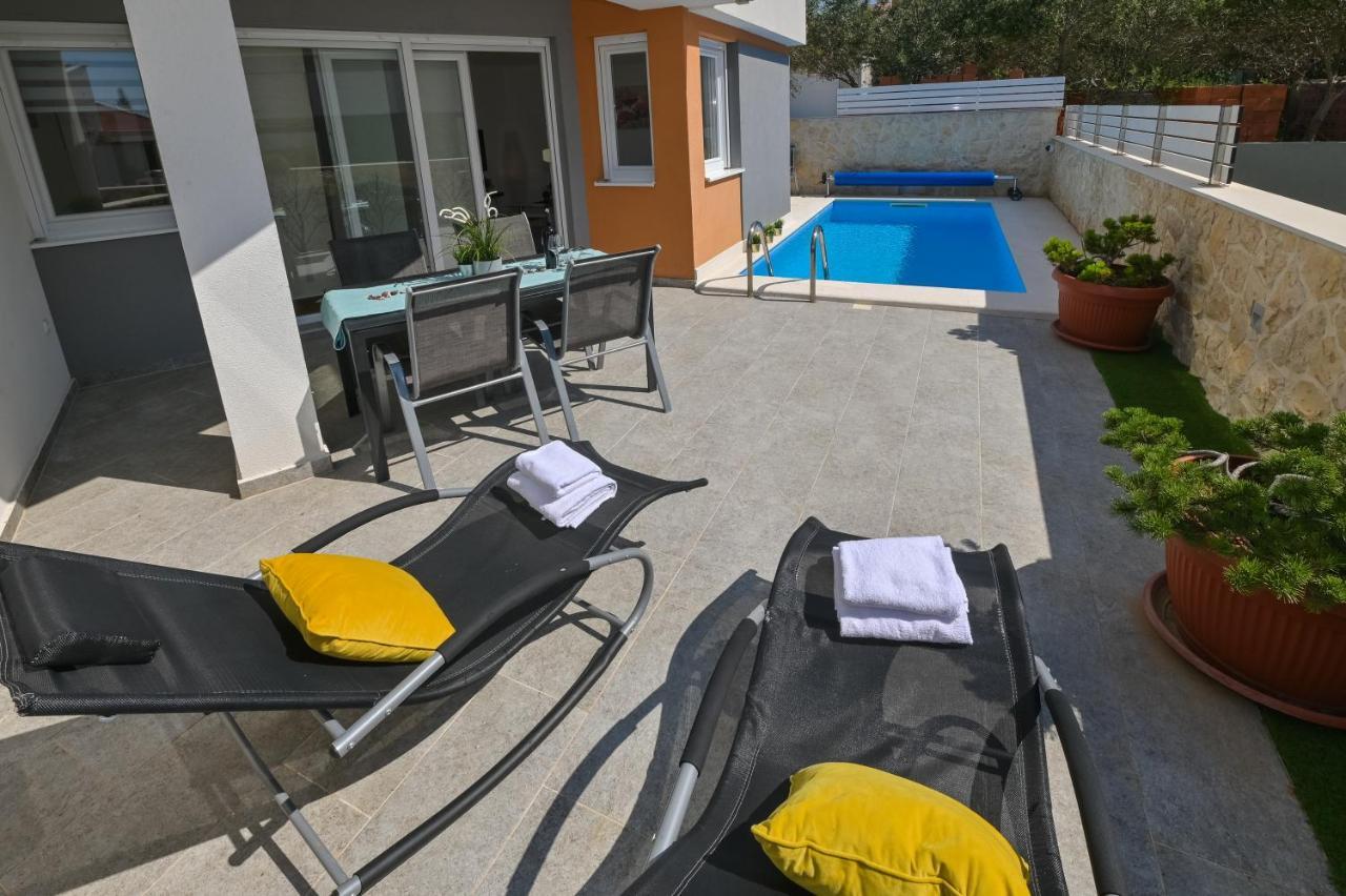 Apartment Funtastic With Private Pool Novaglia Esterno foto