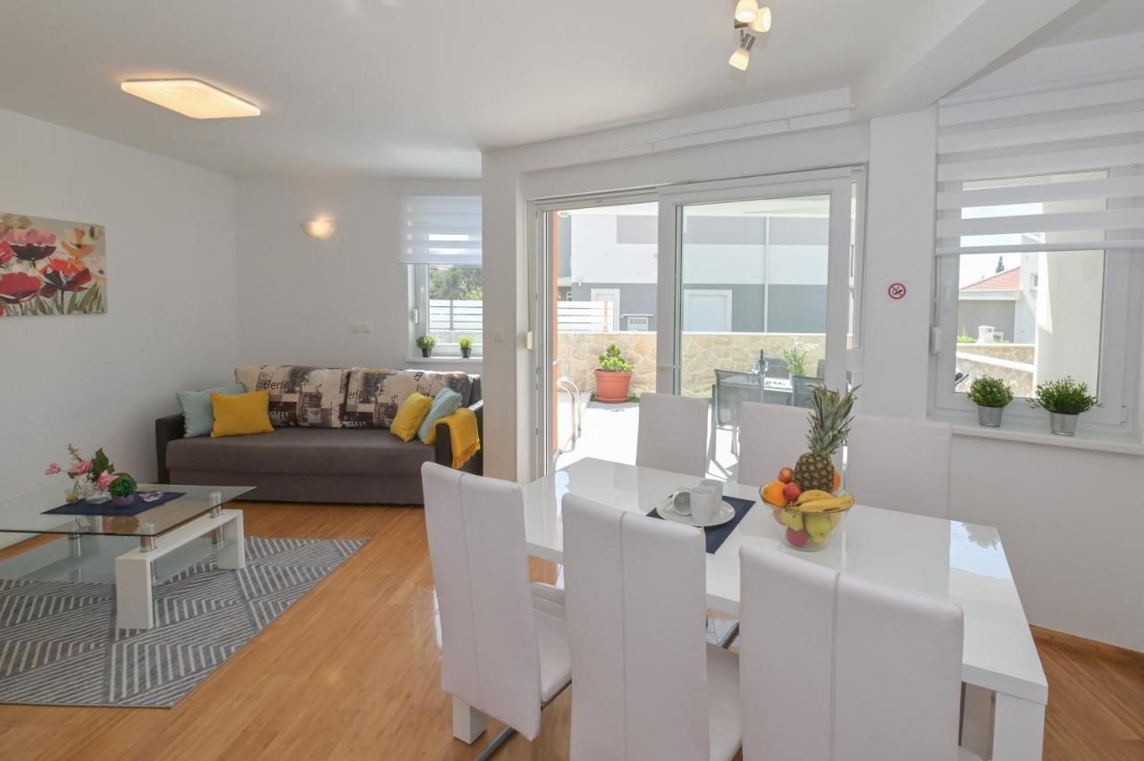 Apartment Funtastic With Private Pool Novaglia Esterno foto