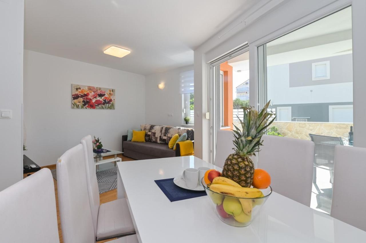 Apartment Funtastic With Private Pool Novaglia Esterno foto