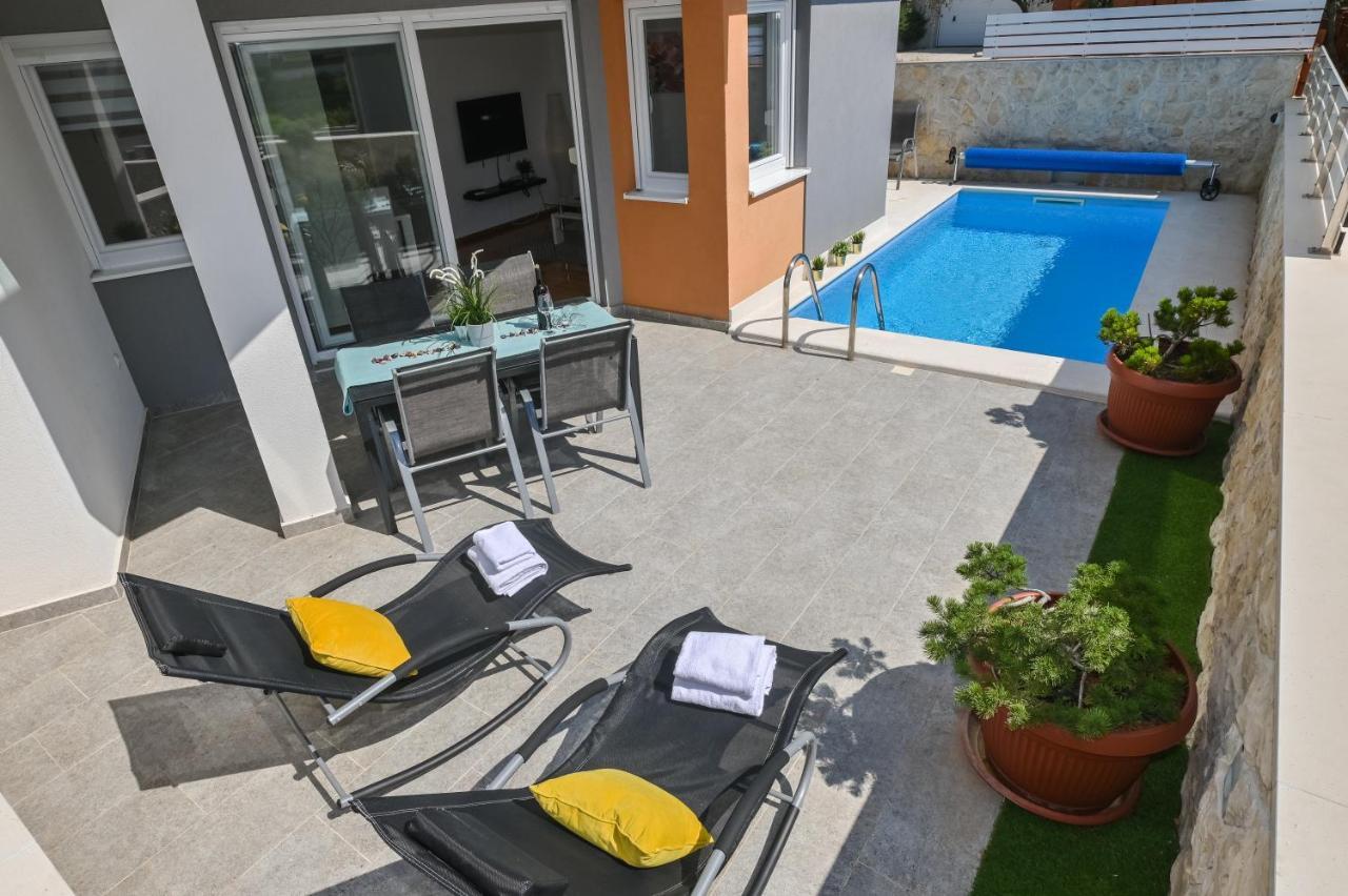 Apartment Funtastic With Private Pool Novaglia Esterno foto